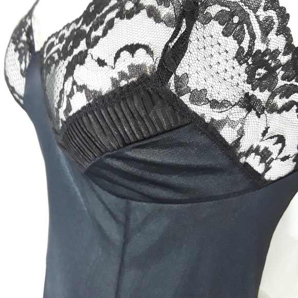 Vtg Solid Black Chantilly Lace Pleated Trim Slip M - Picture 5 of 11